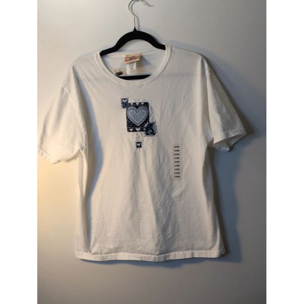 NWT Vintage Top Stitch by Morning Sun Patchwork Heart Graphic Tee - Size L
